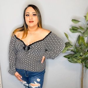 PLUS SIZE Off The Shoulder Blouse